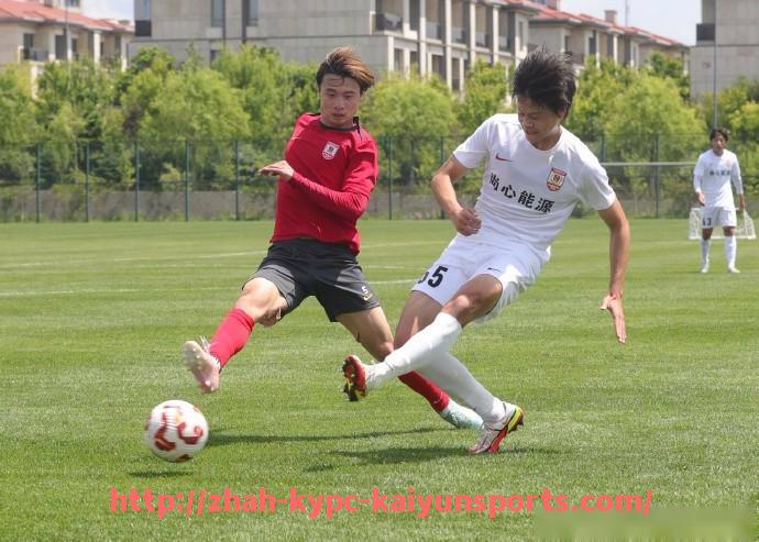 ky开云体育-PES2016游戏中英超球队名称及阵容介绍